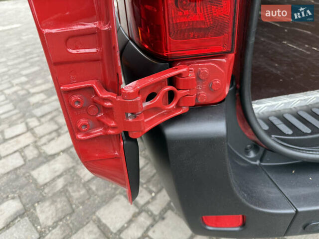 Красный Рено Мастер, объемом двигателя 0 л и пробегом 249 тыс. км за 21900 $, фото 34 на Automoto.ua