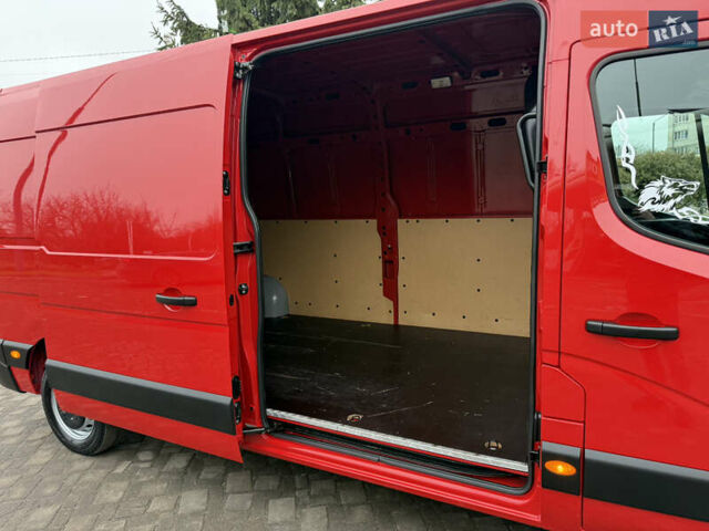 Красный Рено Мастер, объемом двигателя 0 л и пробегом 249 тыс. км за 21900 $, фото 39 на Automoto.ua