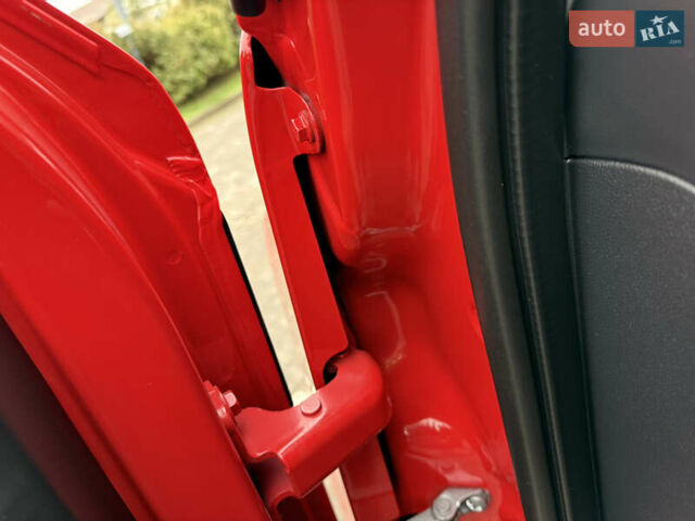 Красный Рено Мастер, объемом двигателя 0 л и пробегом 249 тыс. км за 21900 $, фото 44 на Automoto.ua