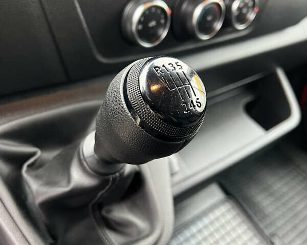 Червоний Рено Мастєр, об'ємом двигуна 2.3 л та пробігом 60 тис. км за 23700 $, фото 18 на Automoto.ua