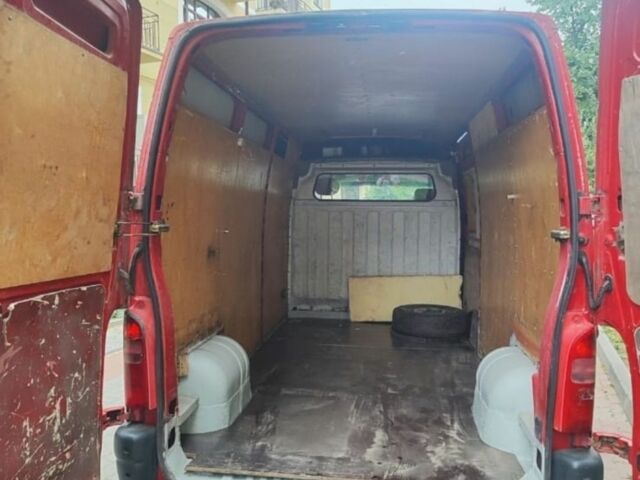 Красный Рено Мастер, объемом двигателя 2.5 л и пробегом 300 тыс. км за 4751 $, фото 5 на Automoto.ua