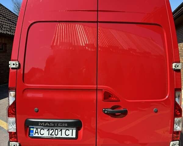Красный Рено Мастер, объемом двигателя 2.3 л и пробегом 305 тыс. км за 13500 $, фото 2 на Automoto.ua