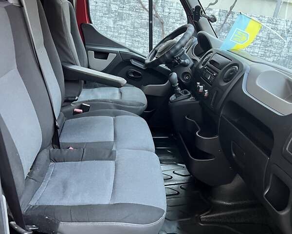 Рено Мастер 2015 в Иршава на Automoto.ua Красный Рено Мастер, объемом двигателя 2.3 л и пробегом 560 тыс. км за 12000 $, фото 14 на Automoto.ua