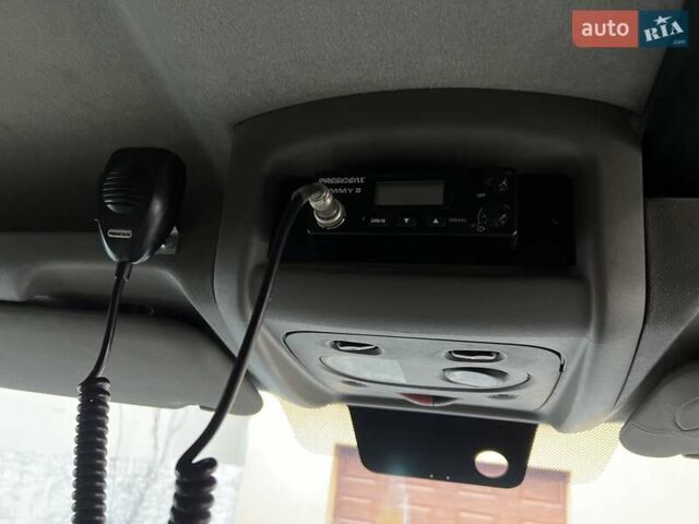 Рено Мастер 2015 в Иршава на Automoto.ua Красный Рено Мастер, объемом двигателя 2.3 л и пробегом 560 тыс. км за 12000 $, фото 6 на Automoto.ua