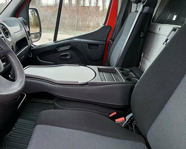 Красный Рено Мастер, объемом двигателя 2.3 л и пробегом 316 тыс. км за 16500 $, фото 15 на Automoto.ua