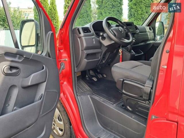 Красный Рено Мастер, объемом двигателя 2.3 л и пробегом 240 тыс. км за 16200 $, фото 1 на Automoto.ua