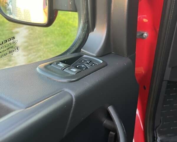 Красный Рено Мастер, объемом двигателя 2.3 л и пробегом 10 тыс. км за 19999 $, фото 8 на Automoto.ua