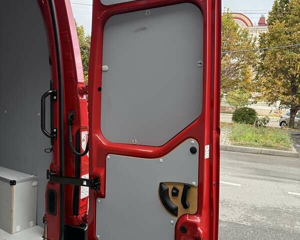 Красный Рено Мастер, объемом двигателя 2.3 л и пробегом 236 тыс. км за 22750 $, фото 64 на Automoto.ua
