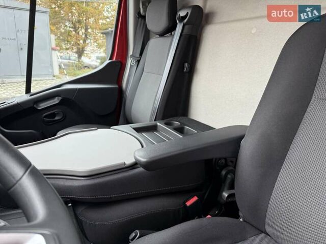 Красный Рено Мастер, объемом двигателя 2.3 л и пробегом 236 тыс. км за 22750 $, фото 36 на Automoto.ua