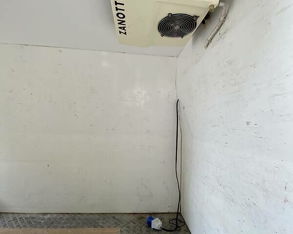 Червоний Рено Мастєр, об'ємом двигуна 2.3 л та пробігом 313 тис. км за 13000 $, фото 19 на Automoto.ua