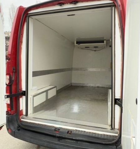 Красный Рено Мастер, объемом двигателя 2.3 л и пробегом 220 тыс. км за 15500 $, фото 6 на Automoto.ua