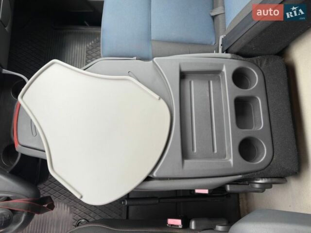 Красный Рено Мастер, объемом двигателя 2.3 л и пробегом 220 тыс. км за 15500 $, фото 18 на Automoto.ua