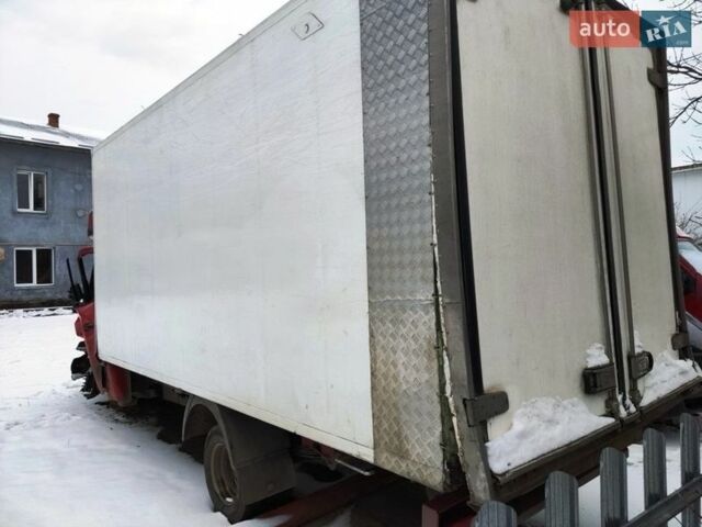 Красный Рено Мастер, объемом двигателя 2.3 л и пробегом 250 тыс. км за 11999 $, фото 1 на Automoto.ua