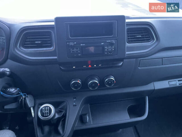 Красный Рено Мастер, объемом двигателя 2.3 л и пробегом 123 тыс. км за 26950 $, фото 14 на Automoto.ua