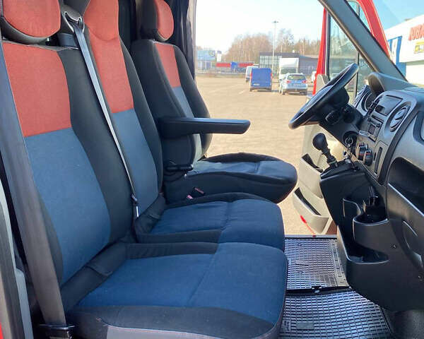 Красный Рено Мастер, объемом двигателя 2.3 л и пробегом 800 тыс. км за 13500 $, фото 11 на Automoto.ua