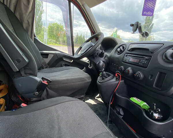 Красный Рено Мастер, объемом двигателя 2.3 л и пробегом 681 тыс. км за 14000 $, фото 4 на Automoto.ua