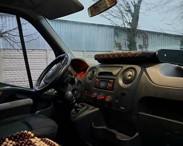 Красный Рено Мастер, объемом двигателя 2.3 л и пробегом 588 тыс. км за 15000 $, фото 12 на Automoto.ua
