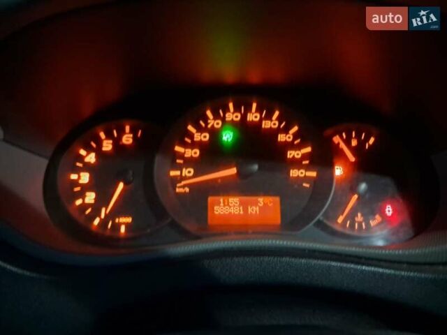 Красный Рено Мастер, объемом двигателя 2.3 л и пробегом 588 тыс. км за 15000 $, фото 15 на Automoto.ua