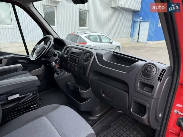 Красный Рено Мастер, объемом двигателя 2.3 л и пробегом 380 тыс. км за 17700 $, фото 62 на Automoto.ua