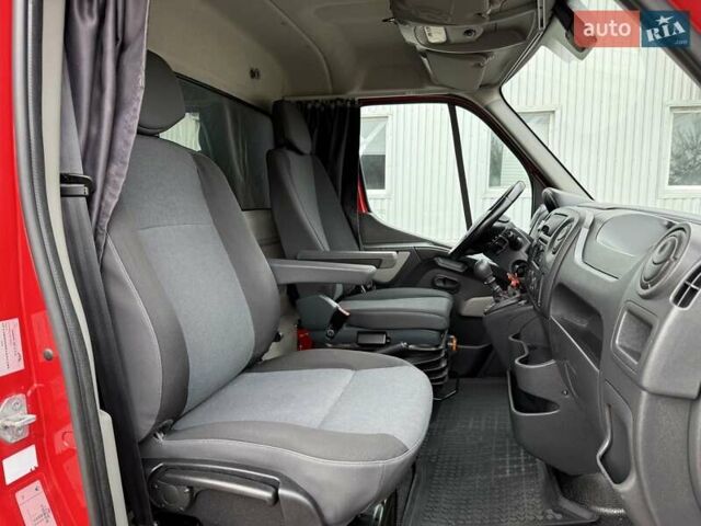 Красный Рено Мастер, объемом двигателя 2.3 л и пробегом 380 тыс. км за 17700 $, фото 63 на Automoto.ua