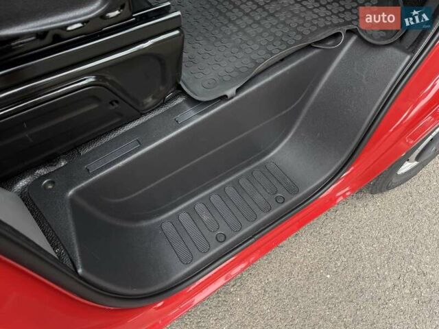 Красный Рено Мастер, объемом двигателя 2.3 л и пробегом 380 тыс. км за 17700 $, фото 56 на Automoto.ua