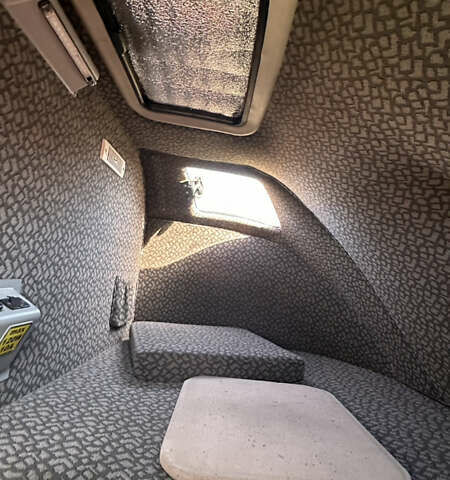 Красный Рено Мастер, объемом двигателя 2.3 л и пробегом 500 тыс. км за 21000 $, фото 15 на Automoto.ua