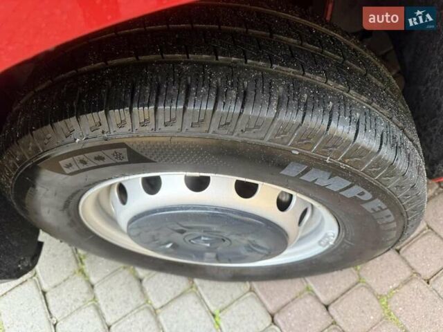 Красный Рено Мастер, объемом двигателя 2.3 л и пробегом 354 тыс. км за 20400 $, фото 3 на Automoto.ua