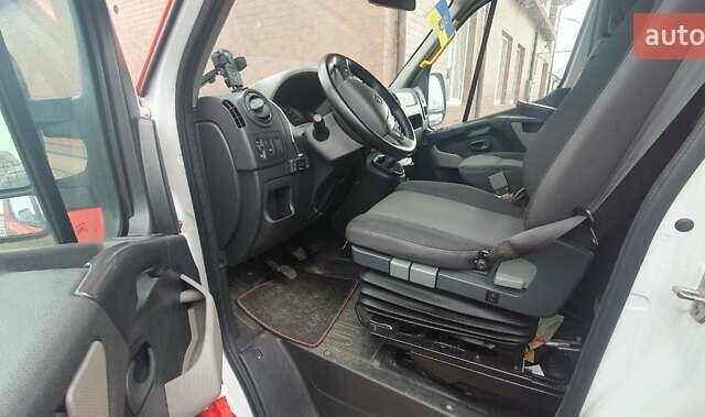 Рено Мастер 2017 в Киеве на Automoto.ua Красный Рено Мастер, объемом двигателя 2.3 л и пробегом 450 тыс. км за 15999 $, фото 9 на Automoto.ua