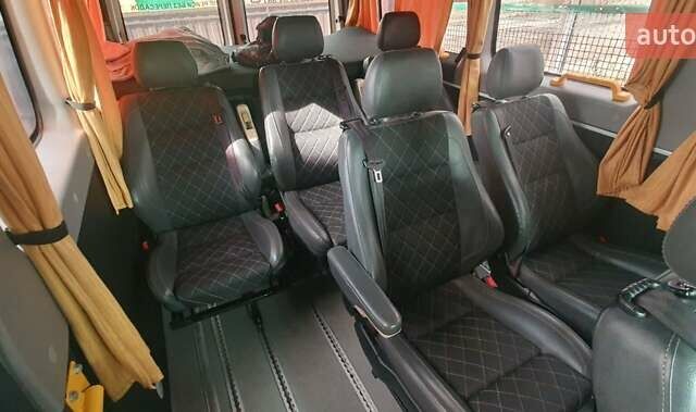 Красный Рено Мастер, объемом двигателя 2.3 л и пробегом 450 тыс. км за 16900 $, фото 12 на Automoto.ua