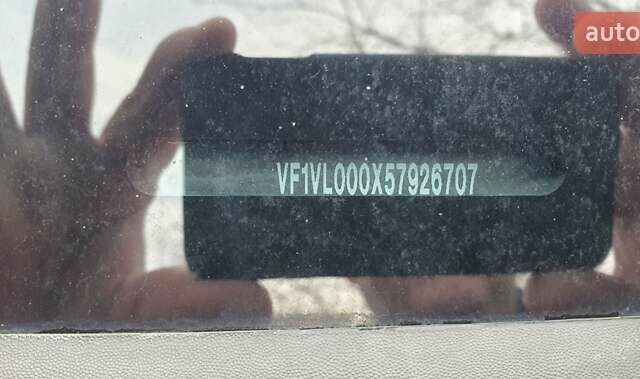 Рено Мастер 2017 в Киеве на Automoto.ua Красный Рено Мастер, объемом двигателя 2.3 л и пробегом 450 тыс. км за 15999 $, фото 14 на Automoto.ua