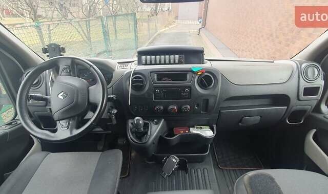 Красный Рено Мастер, объемом двигателя 2.3 л и пробегом 450 тыс. км за 16900 $, фото 10 на Automoto.ua