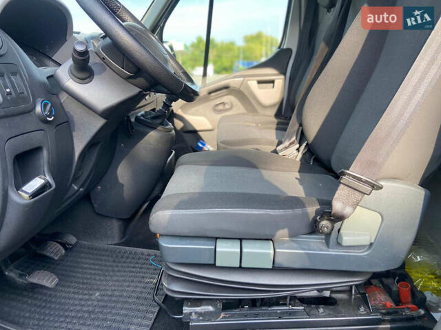Рено Мастер, объемом двигателя 2.3 л и пробегом 300 тыс. км за 23999 $, фото 1 на Automoto.ua