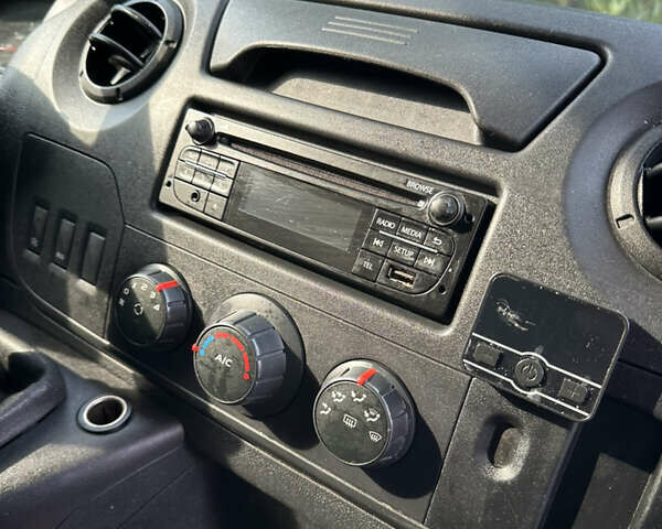 Рено Мастер, объемом двигателя 2.3 л и пробегом 182 тыс. км за 27000 $, фото 45 на Automoto.ua