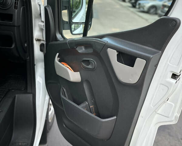 Рено Мастер, объемом двигателя 2.3 л и пробегом 182 тыс. км за 27000 $, фото 41 на Automoto.ua