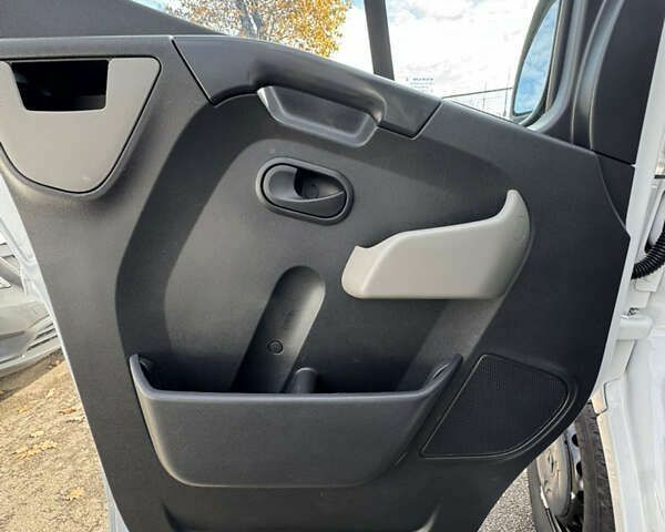 Рено Мастер, объемом двигателя 2.3 л и пробегом 240 тыс. км за 18900 $, фото 11 на Automoto.ua