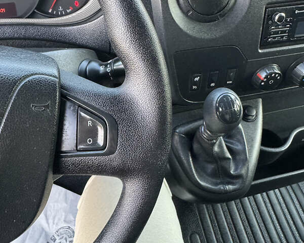 Рено Мастер, объемом двигателя 2.3 л и пробегом 280 тыс. км за 14990 $, фото 13 на Automoto.ua