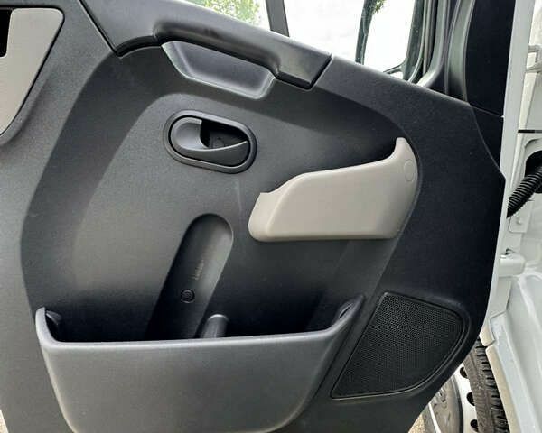 Рено Мастер, объемом двигателя 0 л и пробегом 212 тыс. км за 18700 $, фото 17 на Automoto.ua
