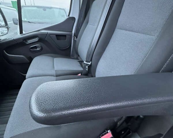 Рено Мастер, объемом двигателя 0 л и пробегом 260 тыс. км за 19700 $, фото 13 на Automoto.ua