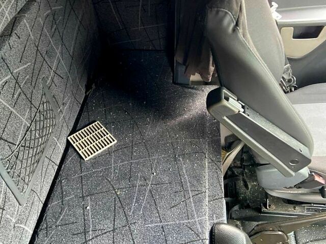 Рено Мастєр, об'ємом двигуна 2.3 л та пробігом 450 тис. км за 12800 $, фото 8 на Automoto.ua