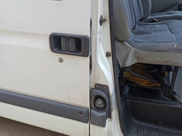 Рено Мастер, объемом двигателя 0 л и пробегом 0 тыс. км за 4899 $, фото 4 на Automoto.ua