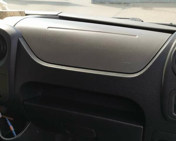 Рено Мастєр, об'ємом двигуна 2.3 л та пробігом 225 тис. км за 21500 $, фото 70 на Automoto.ua