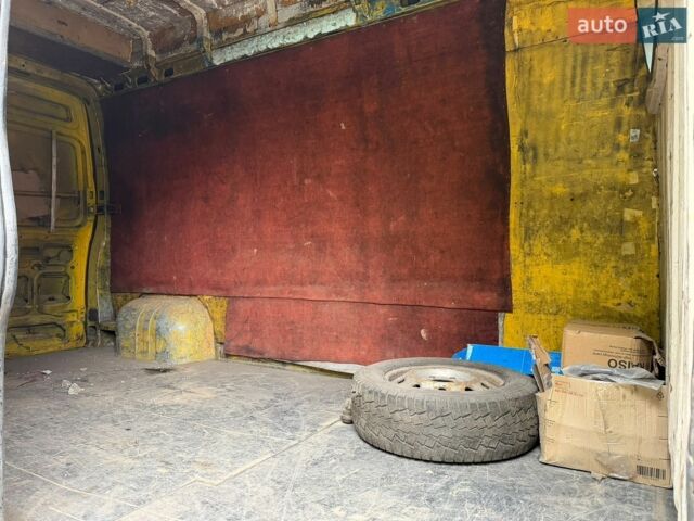 Жовтий Рено Мастєр, об'ємом двигуна 2.46 л та пробігом 375 тис. км за 4750 $, фото 4 на Automoto.ua
