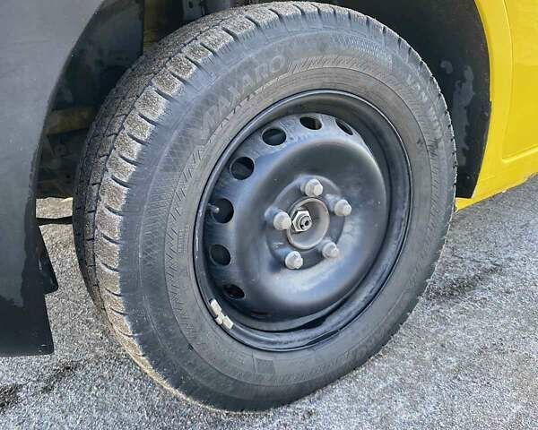 Желтый Рено Мастер, объемом двигателя 2.3 л и пробегом 320 тыс. км за 16500 $, фото 12 на Automoto.ua