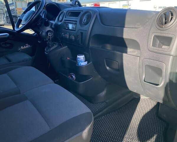 Желтый Рено Мастер, объемом двигателя 2.3 л и пробегом 320 тыс. км за 16500 $, фото 7 на Automoto.ua