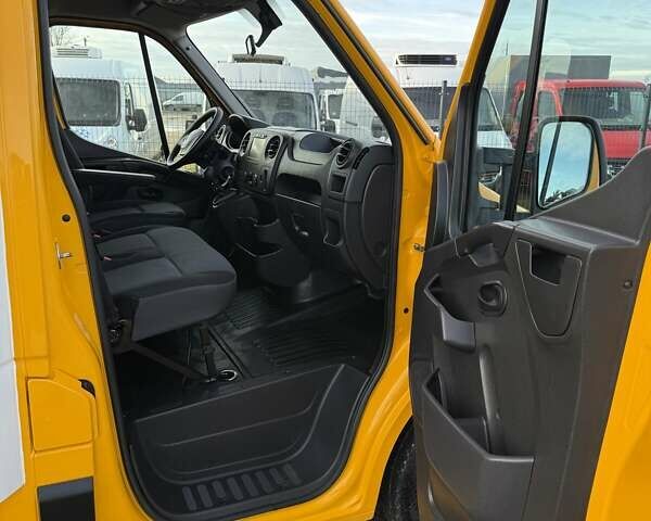 Желтый Рено Мастер, объемом двигателя 2.3 л и пробегом 260 тыс. км за 23499 $, фото 40 на Automoto.ua