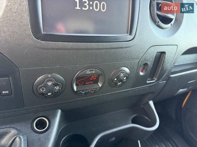 Желтый Рено Мастер, объемом двигателя 2.3 л и пробегом 260 тыс. км за 23499 $, фото 43 на Automoto.ua