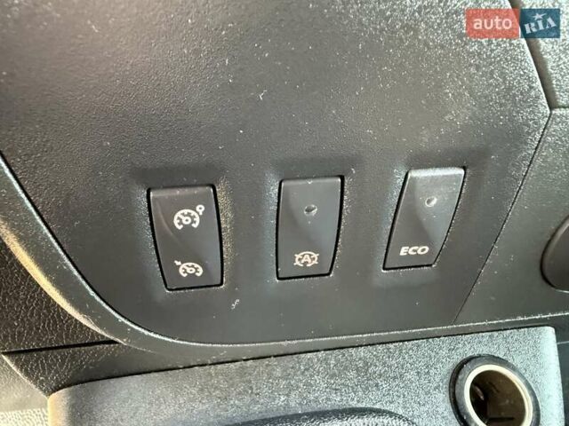 Желтый Рено Мастер, объемом двигателя 2.3 л и пробегом 260 тыс. км за 23499 $, фото 46 на Automoto.ua