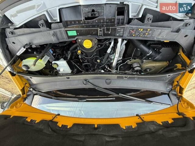 Желтый Рено Мастер, объемом двигателя 2.3 л и пробегом 260 тыс. км за 23499 $, фото 57 на Automoto.ua