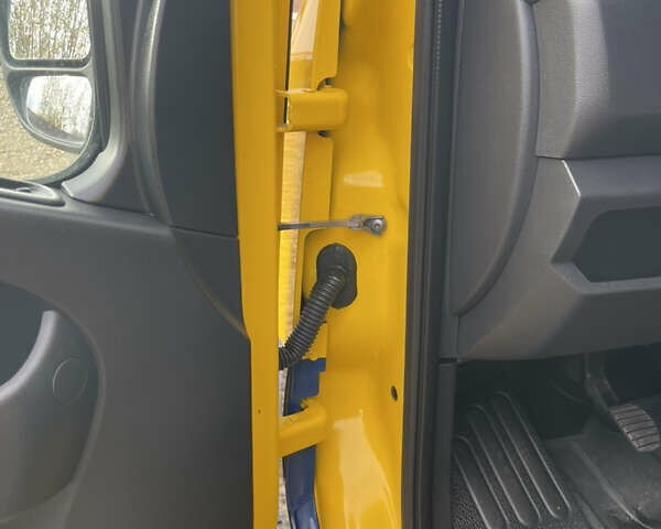 Желтый Рено Мастер, объемом двигателя 2.3 л и пробегом 197 тыс. км за 23000 $, фото 18 на Automoto.ua