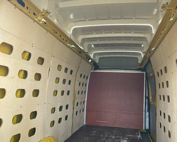 Желтый Рено Мастер, объемом двигателя 2.3 л и пробегом 197 тыс. км за 23000 $, фото 45 на Automoto.ua